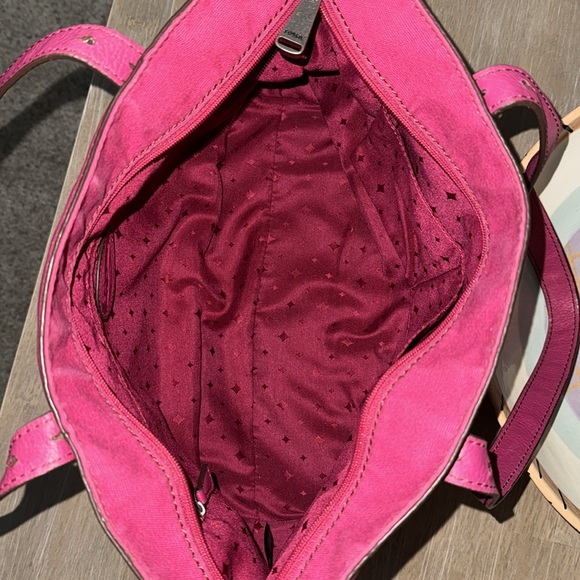 Fossil magenta all leather shoulder bag w/zip closure. Red interior. EUC. - Picture 6 of 10